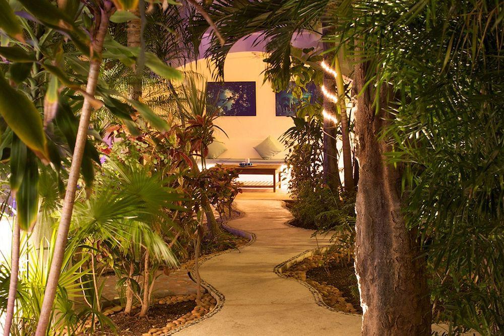 Aqualuna Boutique Hotel By Sunrise (Adults Only) Playa del Carmen Exterior photo